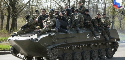 Obrněnce, jejichž ukrajinské posádky údajně dezertovaly.