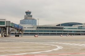 O víkendu si můžete prohlédnout pražské letiště.