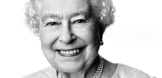 Královna Alžběta před 88. narozeninami zveřejnila svůj nový portrét.