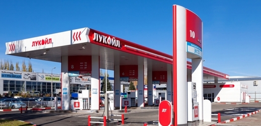 Lukoil prodá ukrajinské aktivity Rakušanům, omezí investice.