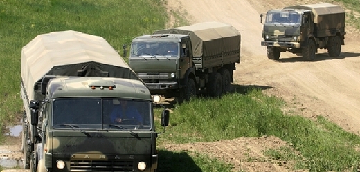 Ruská vojenská vozidla (ilustrační foto).