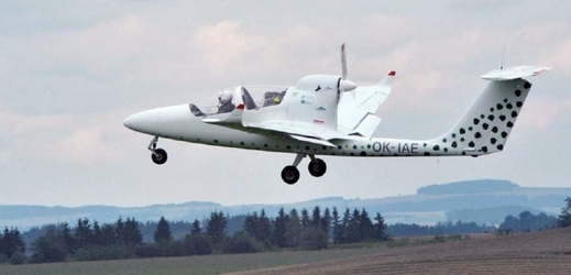 Vysoké učení technické v Brně pokročilo ve vývoji elektricky poháněného letounu. Stroj s označením VUT 051 RAY poprvé vzlétl.