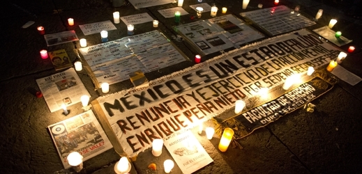 Příběh zmizelých studentů už týdny otřásá mexickou společností.