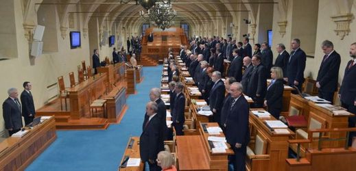 Ustavující schůze senátu 19. listopadu.