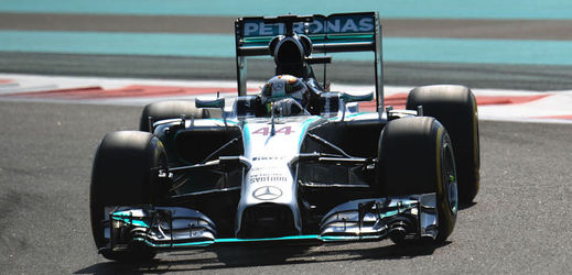Oba úvodní tréninky v Abú Zabí vyhrál Lewis Hamilton.