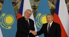 Prezident Miloš Zeman (vlevo) a kazašský prezident Nursultan Nazarbajev.