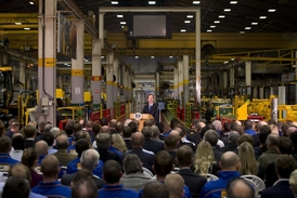 Cameron si pro svůj proslov zvolil továrnu ve středoanglickém Rocesteru.