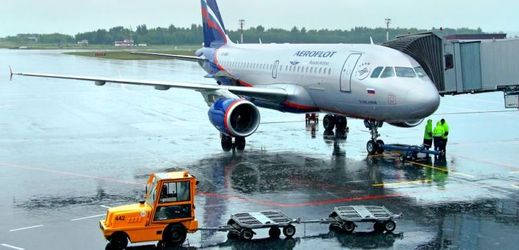 Sankce postihly i firmu Dobroljot, která je dceřinou společností Aeroflotu. Ten provozuje linky na Krym.