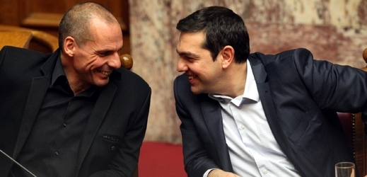 Řecký ministr financí Yanis Varoufakis (vlevo) s premiérem Alexise Tsiprasem