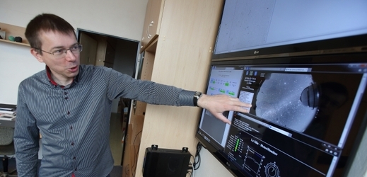 Petr Pravec zkoumá blízké asteroidy v Astronomickém ústavu Akademie věd.
