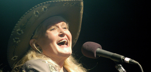 Lynn Anderson při vystoupení v Roswellu v Novém Mexiku v roce 2003.