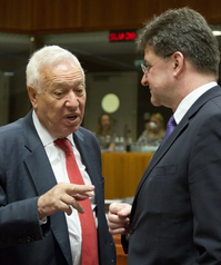 Španělský ministr zahraničí Manuel García-Margallo (vlevo).
