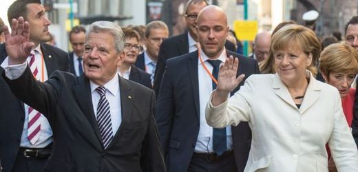 Prezident Joachim Gauck a kancléřka Angela Merkelová.