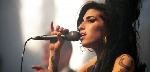 Amy Winehouseová.