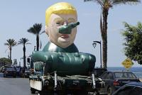 Bejrútem projelo umělecké dílo v podobě Donalda Trumpa.