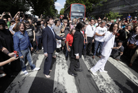 Fanoušci Beatles na přechodu v ulici Abbey Road. 