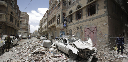 Vybombardované město Saná.